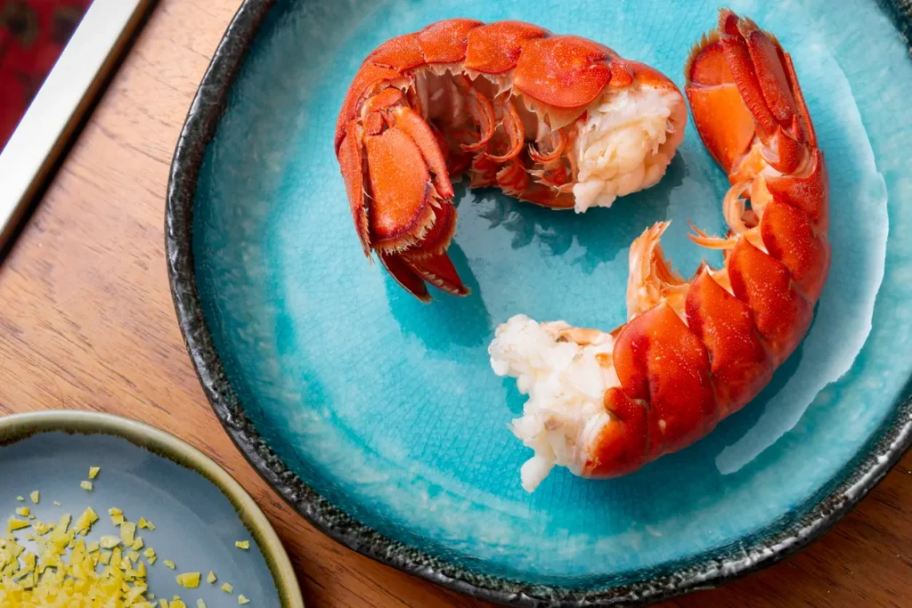 comer langosta en Menorca