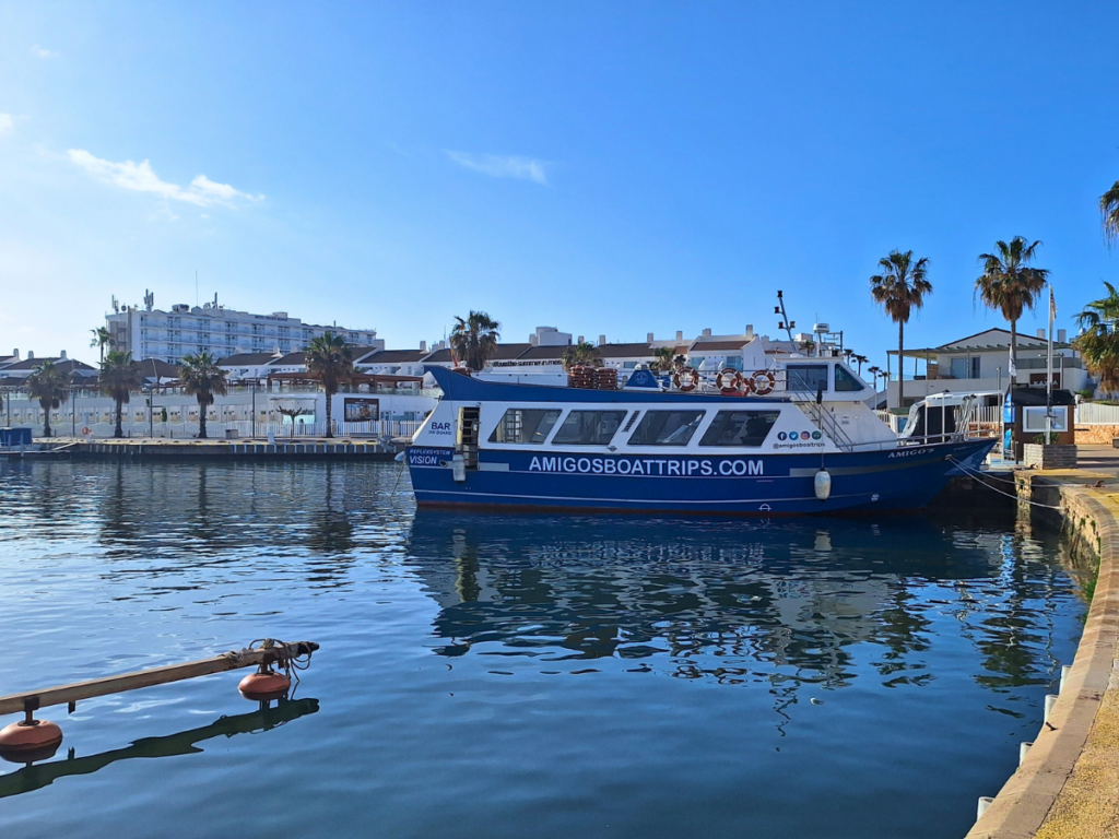 aigo's boat trip barco
